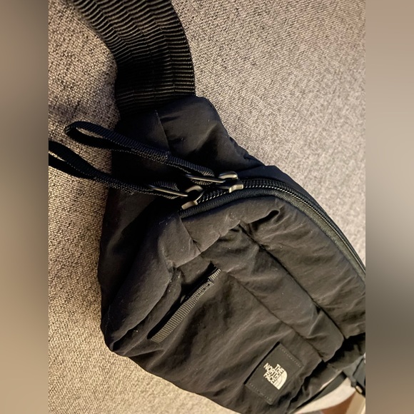 BNWOT North Face Fanny Pack - Picture 5 of 5